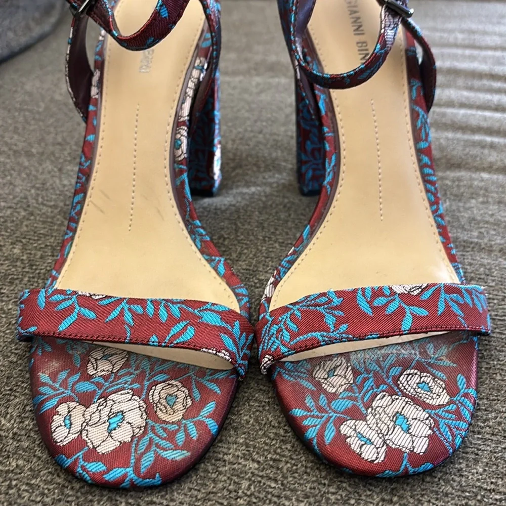 Gianni‎ Bini Mckaria Brocade Block Heels Size 10